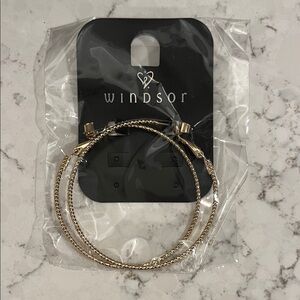 💥Windsor Chic Gold Hoop Earrings💥